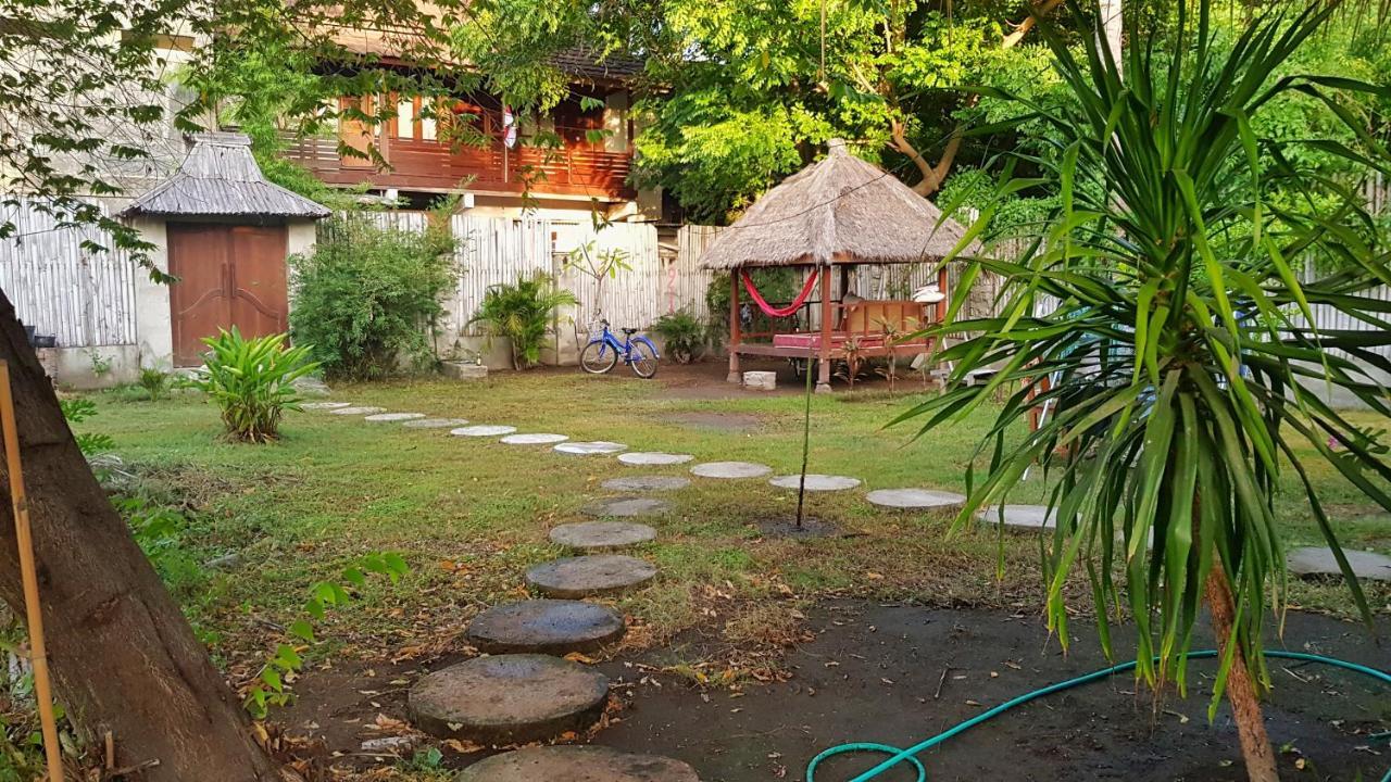 Kayu Cottage กีลีตราวางัน ภายนอก รูปภาพ