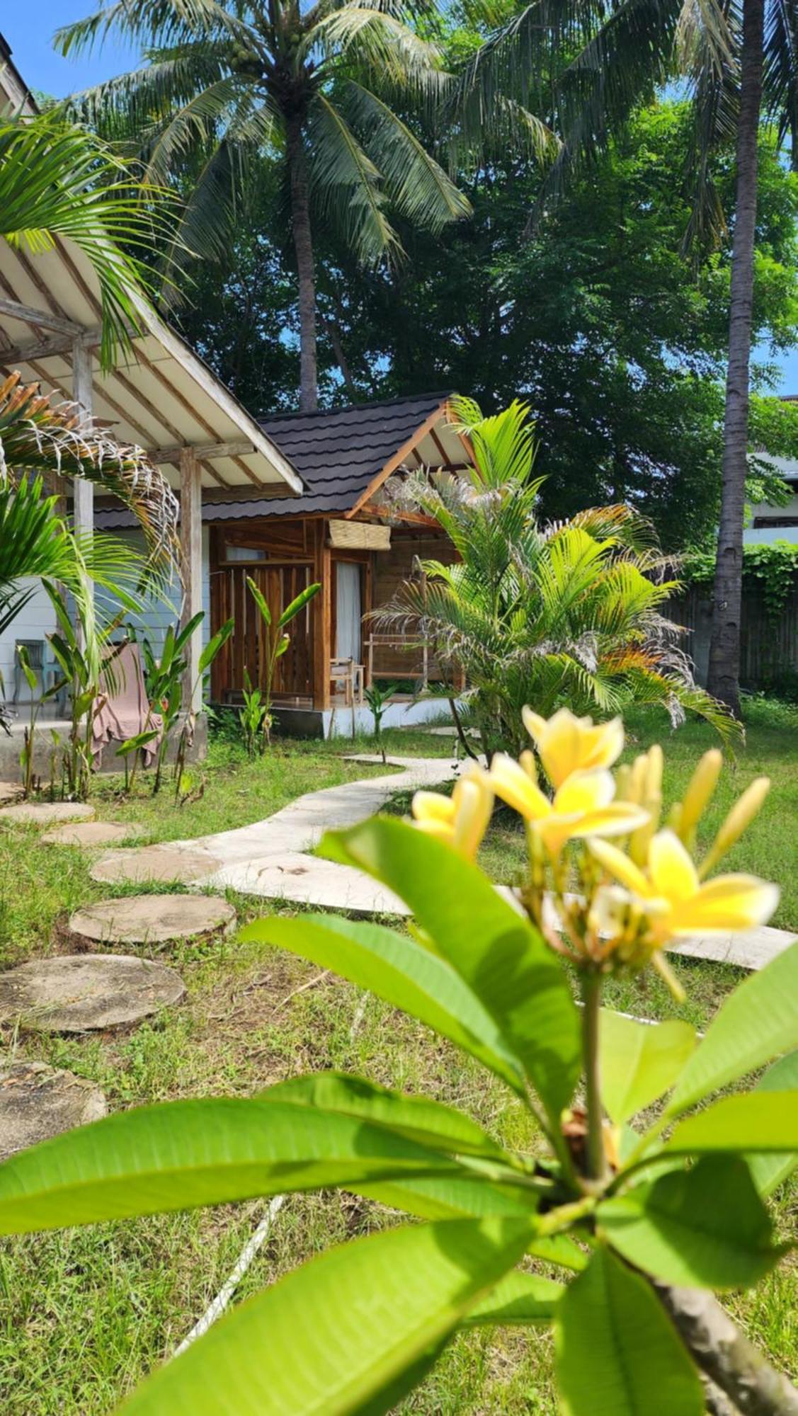 Kayu Cottage กีลีตราวางัน ห้อง รูปภาพ