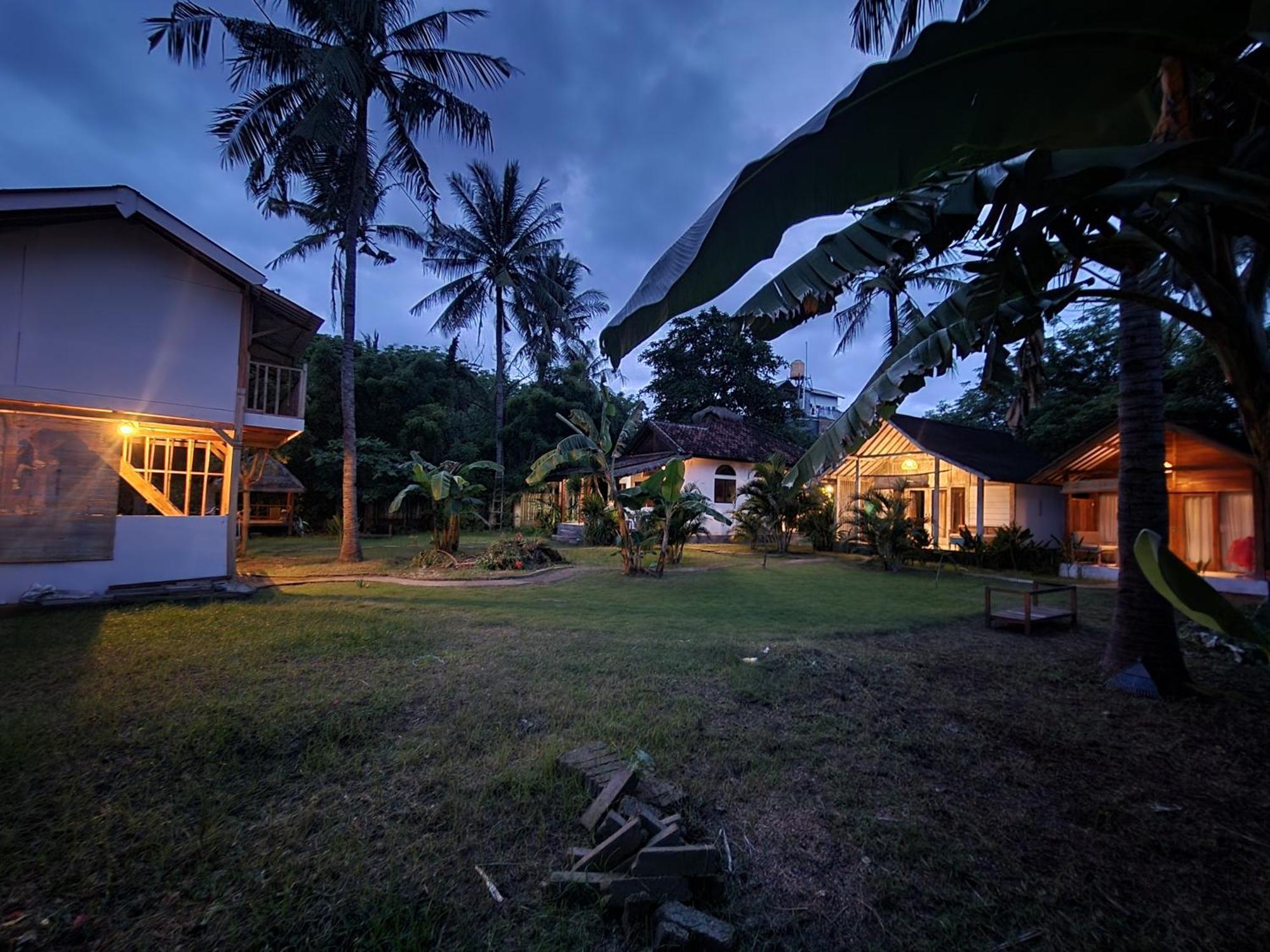 Kayu Cottage กีลีตราวางัน ภายนอก รูปภาพ